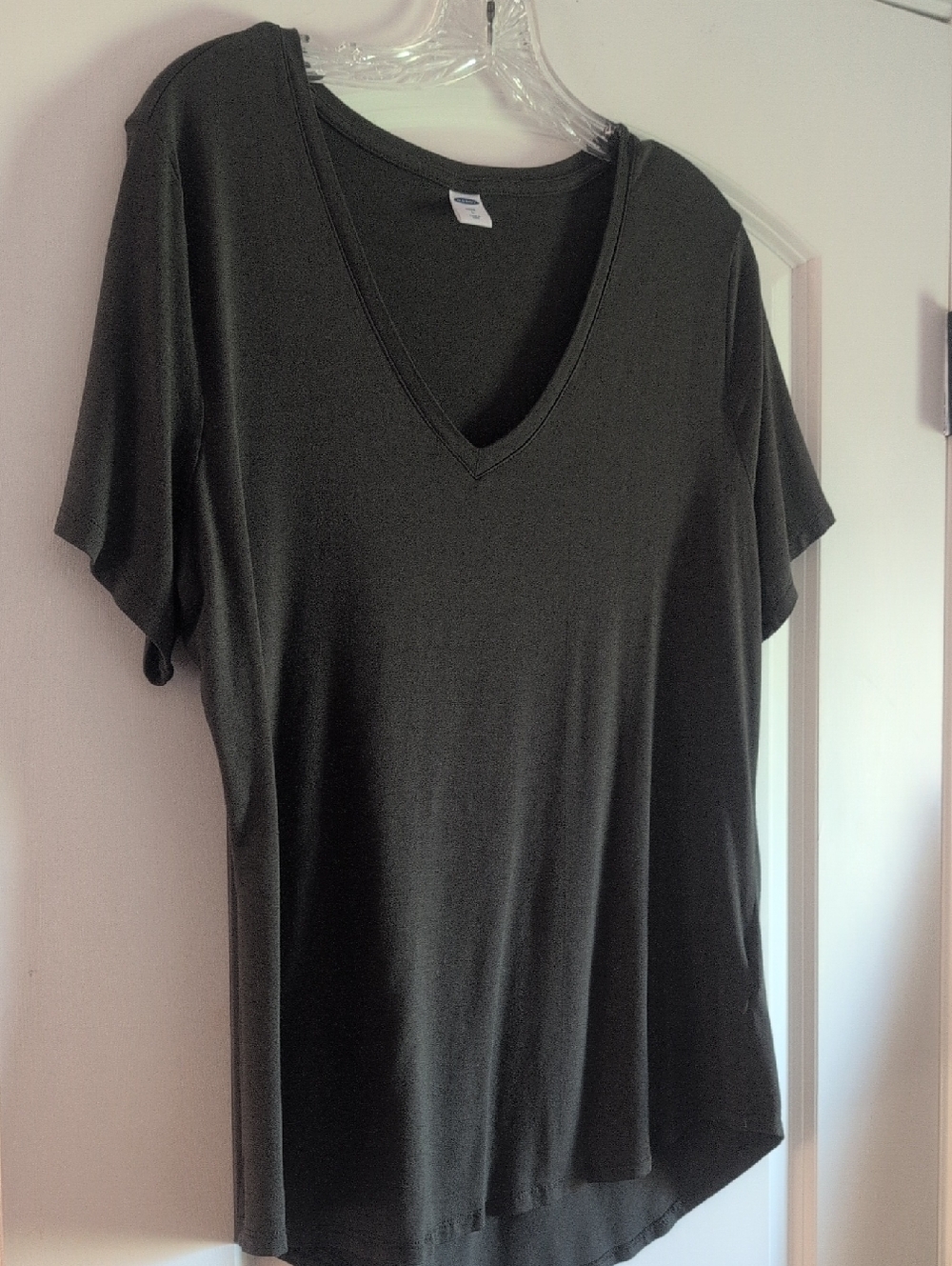 Old Navy Black V-Neck Short Sleeve Tee